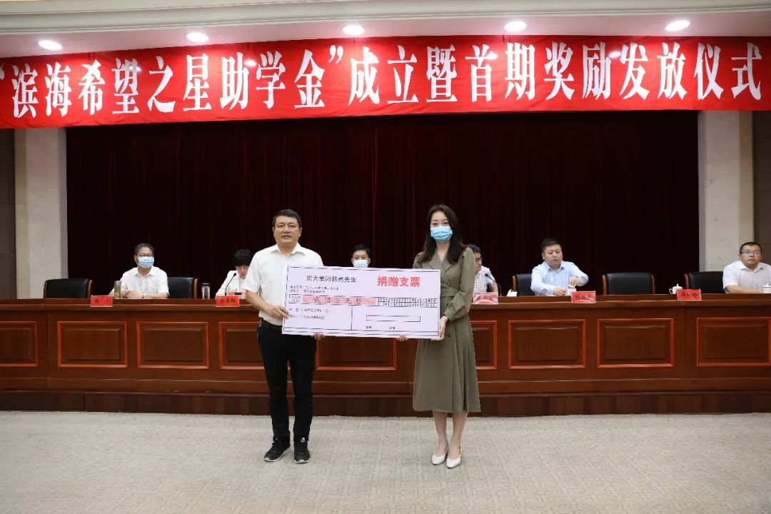 江苏省政府公布一批人事任免；黄钦、徐惠民获聘为江苏省政府参事；重磅！华润在苏州投资超500亿元｜苏商这一周