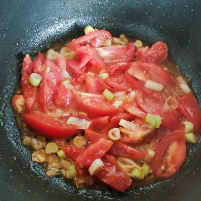 西葫芦番茄炒鸡蛋的做法（西葫芦的营养功效）