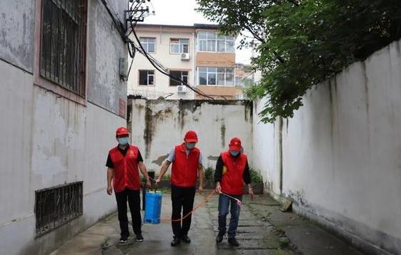 图集｜风雨无阻“志愿红”！你们是初秋最温暖的颜色