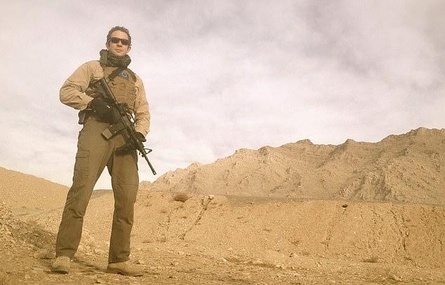 英国退伍军人滞留喀布尔，自行“定制”徒步撤离线路，计划带400人穿越边境