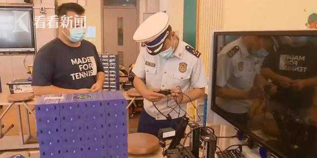 开学第一天：消防部门入学校检查授课