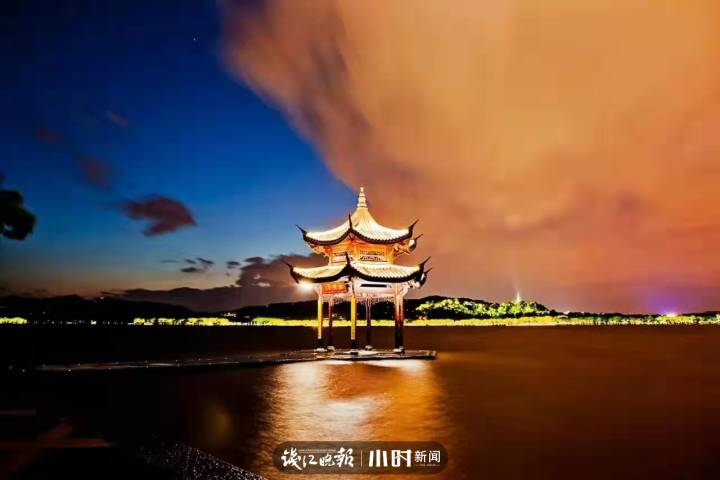 好摄|西湖边拍日落最有名的集贤亭,怎么被“包裹”起来了?