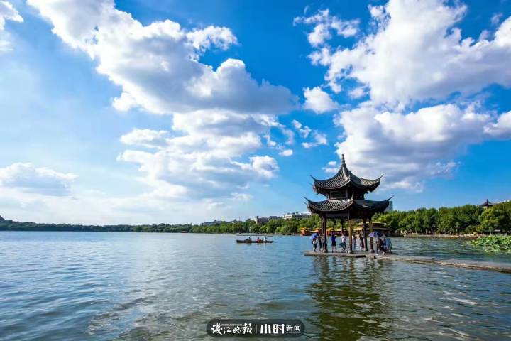 好摄|西湖边拍日落最有名的集贤亭,怎么被“包裹”起来了?