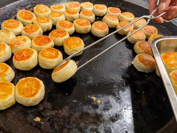 鮮肉月餅真不是煎肉包！16家上海現(xiàn)烤月餅品牌大盤點(diǎn)，口水嗒嗒滴