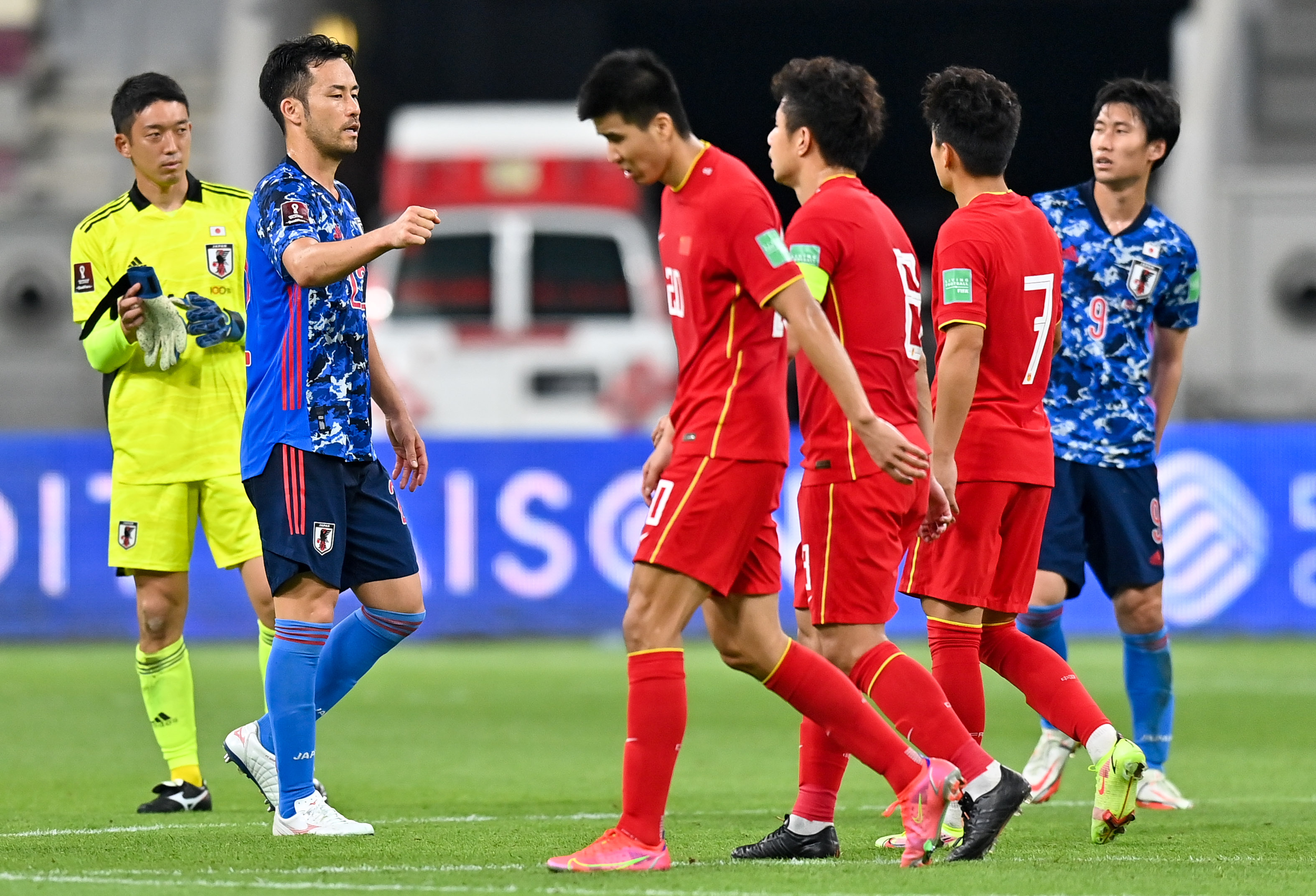 中国足球世界杯预选赛2021赛程比分(足球——世预赛12强赛：中国队负于日本队)
