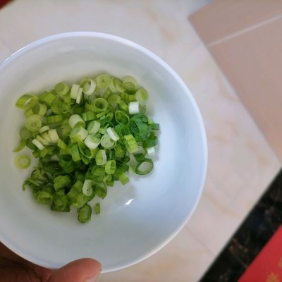 家常清炖排骨汤的做法（一学就上手的清炖排骨汤秒变大厨）