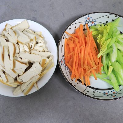 芹菜香干肉丝,芹菜香干肉丝的做法