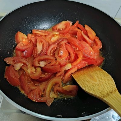 番茄鸡蛋汤的做法（教你做好吃到舔盘子的西红柿鸡蛋汤）