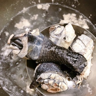 墨魚燉雞,