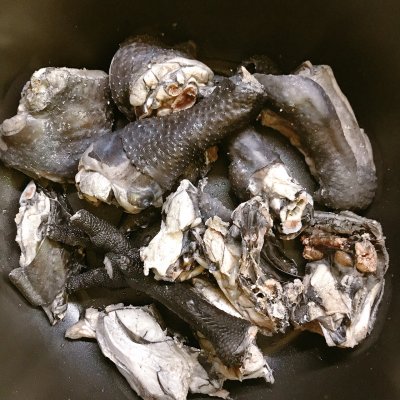 墨魚燉雞,