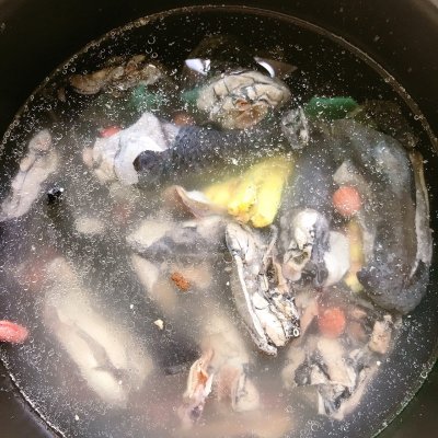 墨魚燉雞,