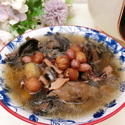 墨魚燉雞,