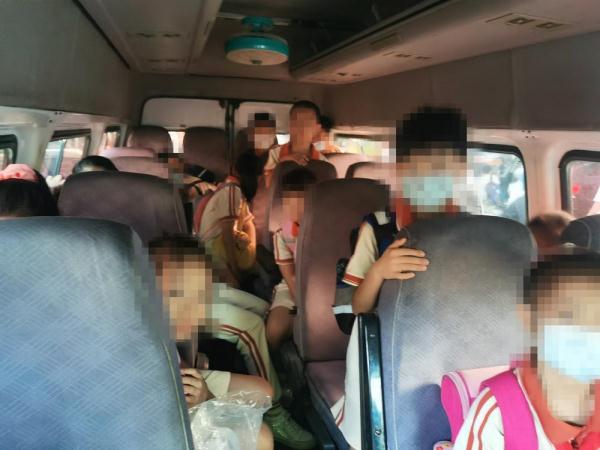 核载17人却“塞”了20名孩子！佛山南海一辆黑校车被查处重罚