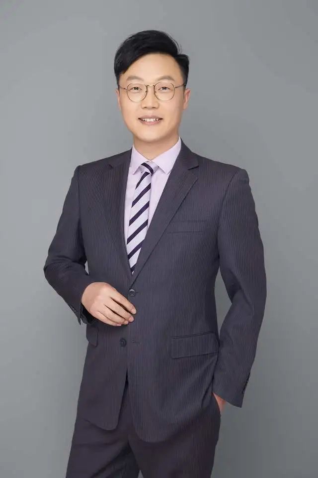 致敬平凡铸就伟大的教师，用一生诠释教育初心与使命