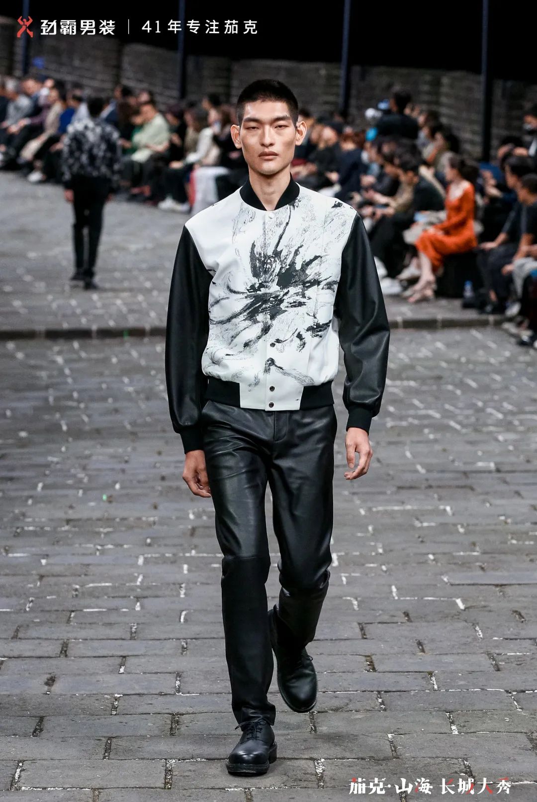 首个在长城走秀的中国男装品牌，如何打造高端新国货？