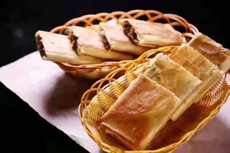 高密红高粱食府制作的"特色烤排骨"16,高密海乐龙河湿地庄园制作的"