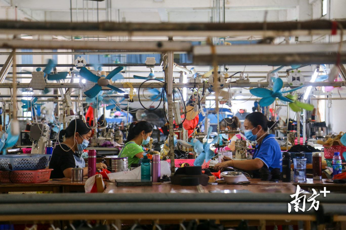 300多家鞋厂仅剩30家，与世界打交道的晏镜皮鞋业何去何从？