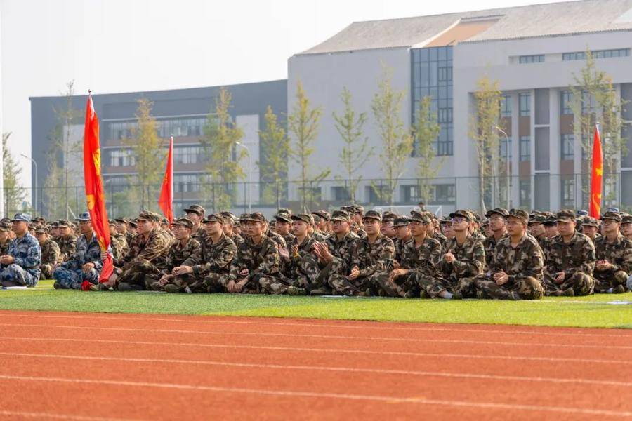 开学第一课￨泰山科技学院校长：愿每一个梦想都能在泰科完美绽放