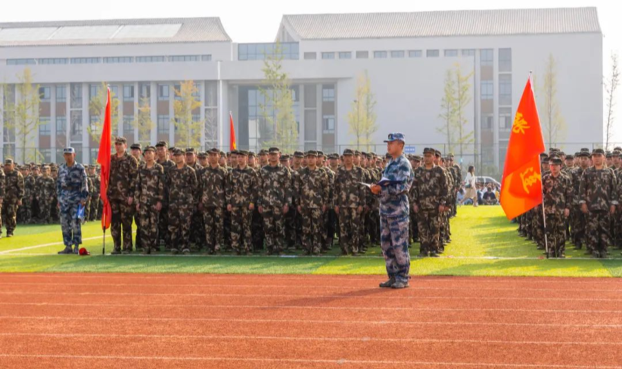 开学第一课￨泰山科技学院校长：愿每一个梦想都能在泰科完美绽放