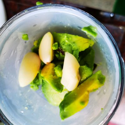 牛油果油的功效與作用及食用方法,