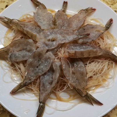 蒜蓉粉絲蝦的做法,蒜蓉粉絲蝦的做法步驟