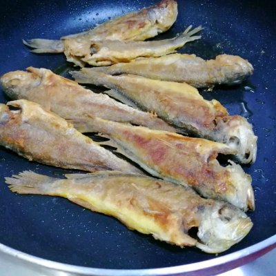 煎黃花魚的做法,煎黃花魚的做法大全