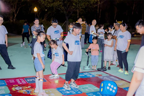 “荧”河浩瀚，亲子夜跑，跑出幸福模样