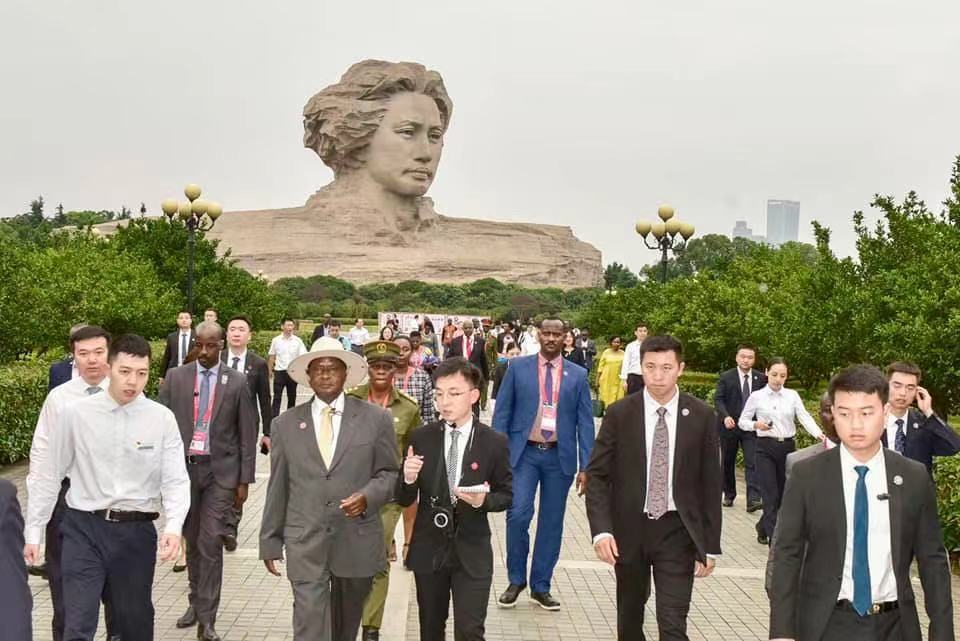 了不起，“蓝精灵”?——中非经贸博览会上的志愿者力量