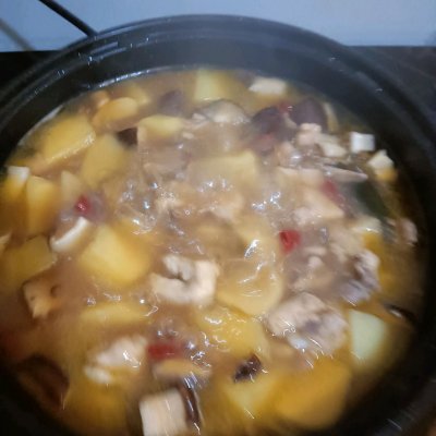 土豆燒雞,土豆燒雞怎么燒好吃