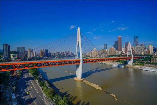 “一桥飞架南北，天堑变通途”——从不断架起的长江大桥看“中国桥”建设发展成就