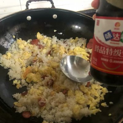 酱油炒饭的做法,酱油炒饭的做法 最正宗的做法