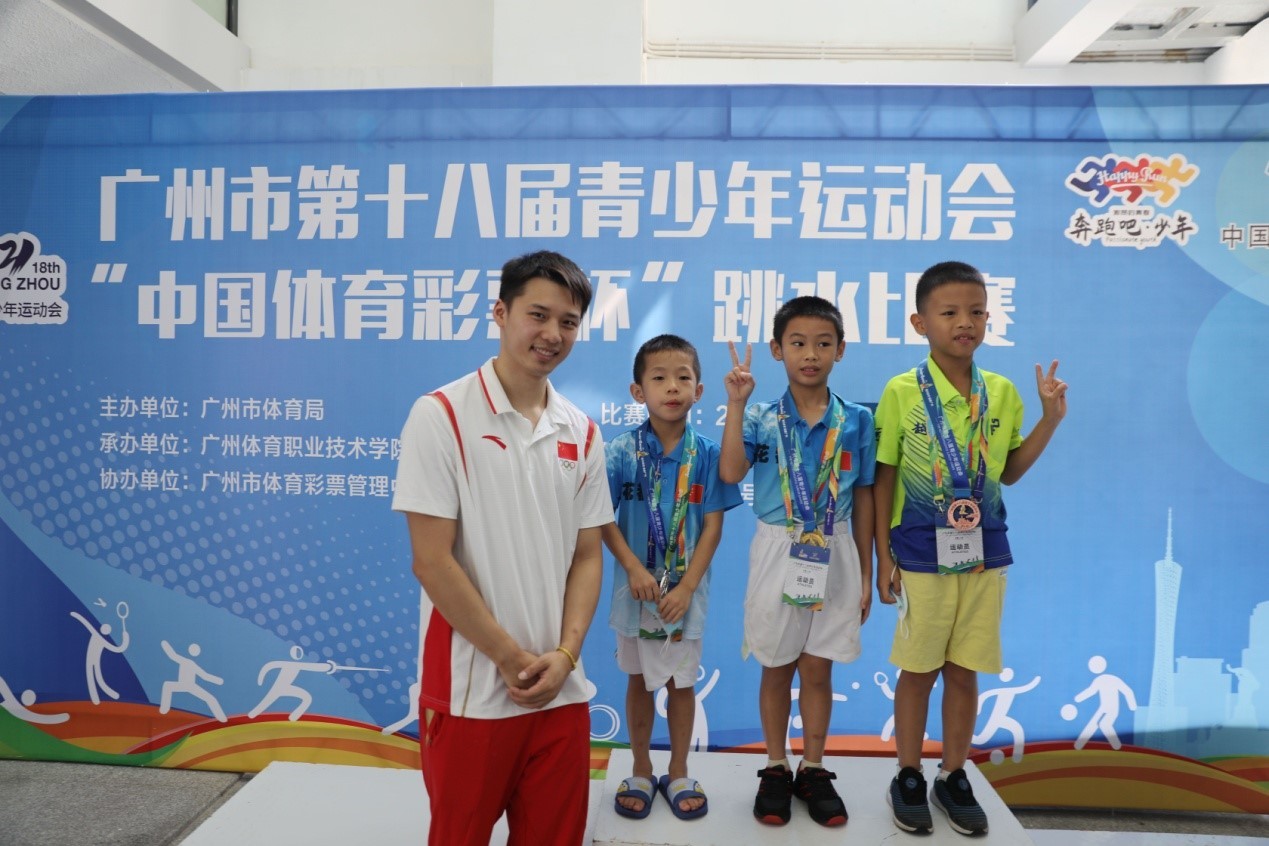 全红婵陈艾森张雁全回广州母校，向师弟师妹分享奥运心得