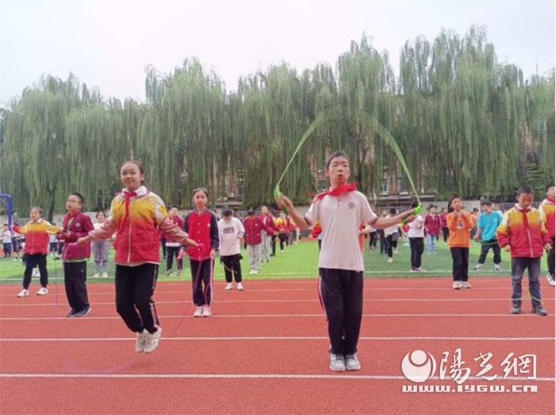 阳光体育活动(西安市灞桥区庆华小学落实“五项管理”之阳光体育活动纪实)