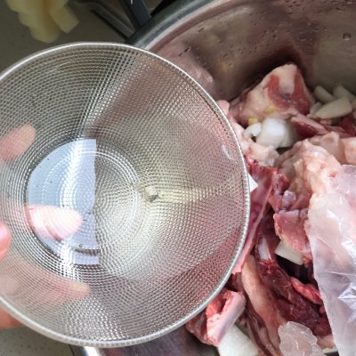 烤羊排的腌制方法和配料（十三个步骤教你学会烤羊排）