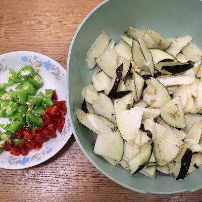 烧茄子的做法（巨下饭不吸油的烧茄子做法）