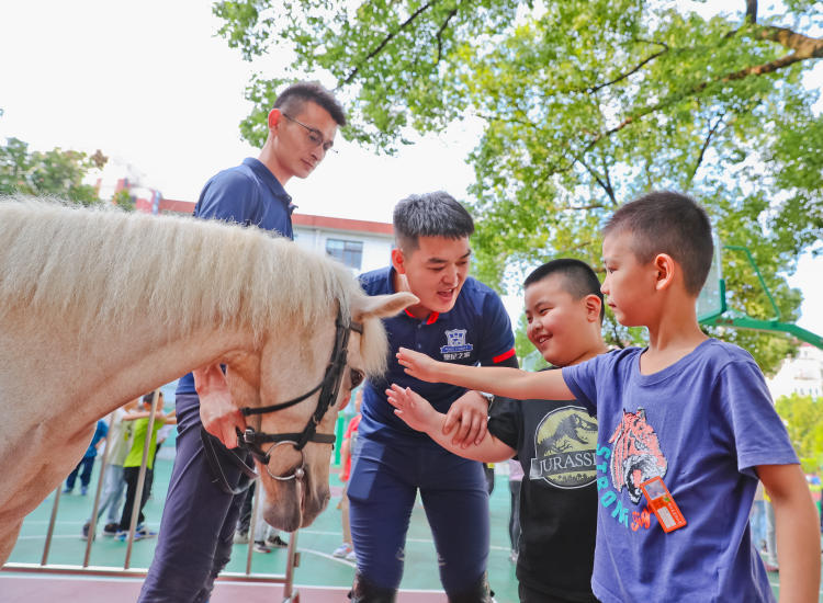 松江岳阳小学特色:放学后学生们不回家(图2)