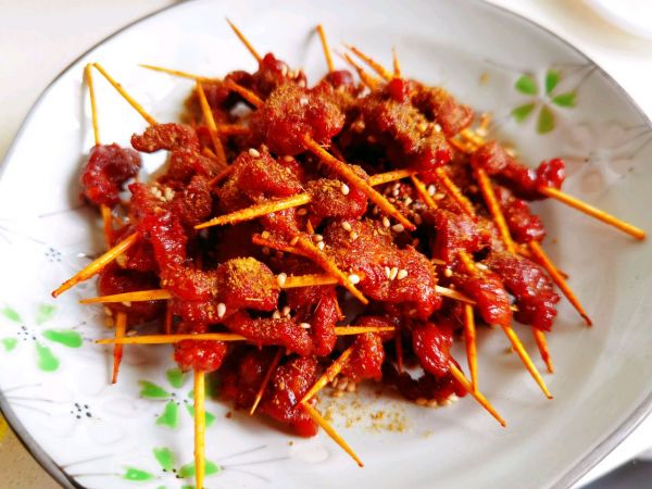 牙签牛肉怎么做简单又好吃（牙签牛肉就这么做新手也能做）