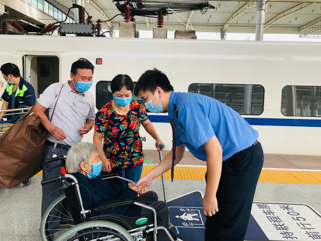 哪些行李不能带上火车？宠物如何托运？官方解答来了→