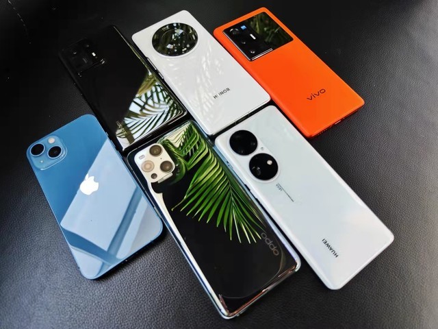 六款高端手機LOL橫評，表現最好的不是iPhone13