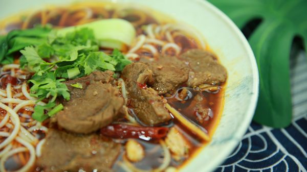 牛肉粉的做法最正宗的做法（做一碗超勾人食欲的牛肉米粉）