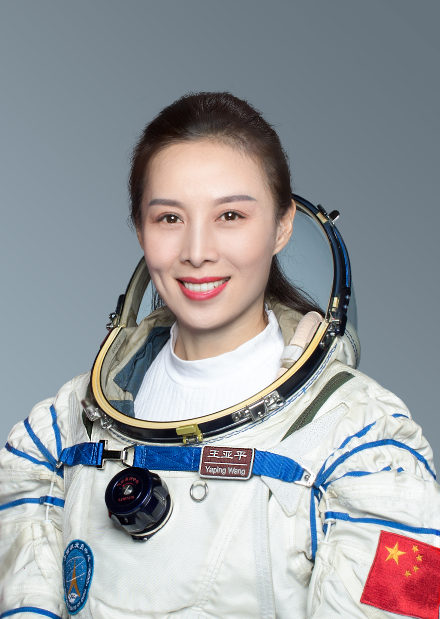 神十三航天员王亚平有几个孩子？答应女儿摘星星回来