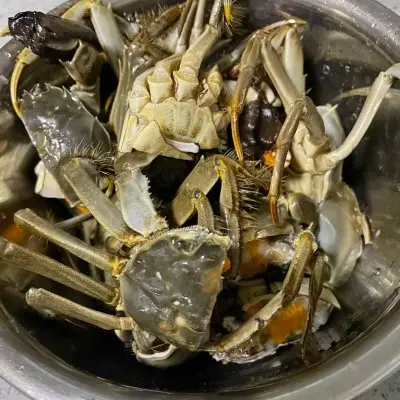 煮螃蟹多长时间最好（葱姜大闸蟹的做法窍门）