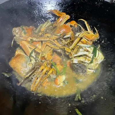 煮螃蟹多长时间最好（葱姜大闸蟹的做法窍门）