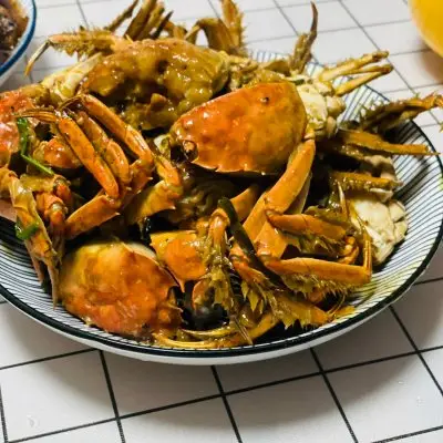 煮螃蟹多长时间最好（葱姜大闸蟹的做法窍门）