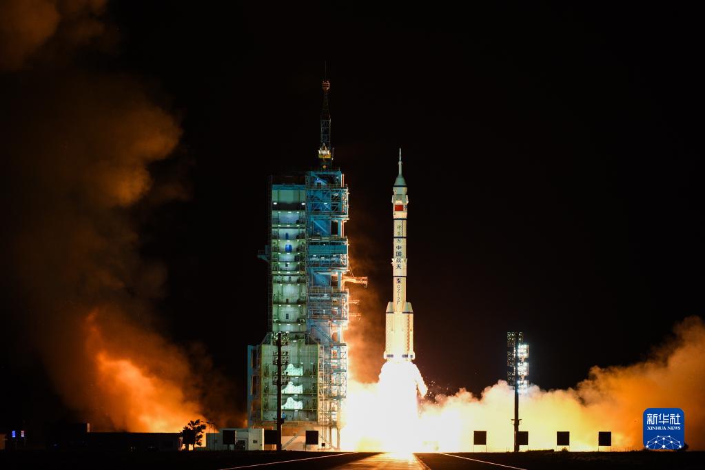 月下棹神舟 星夜赴天河——神舟十三号飞天纪实