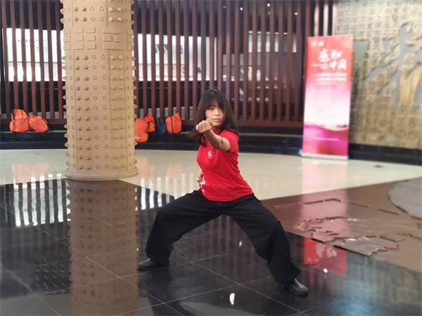 外国留学生遇上“金木水火土”？他们在中医药博物馆和浦东新农村感知中国