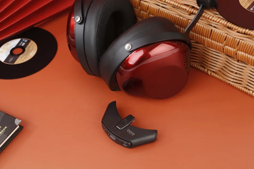 让经典复刻更具"人情味—hifiman he-r9封闭式动圈耳机