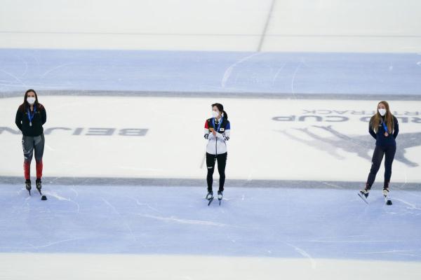 女子1500米短道速滑世界杯(走进冬奥｜短道速滑世界杯北京站女子1500米决赛举行)