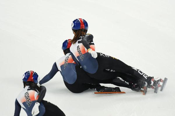 女子1500米短道速滑世界杯(走进冬奥｜短道速滑世界杯北京站女子1500米决赛举行)