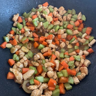 宮保雞丁的做法,宮保雞丁的做法家常菜簡單的做法